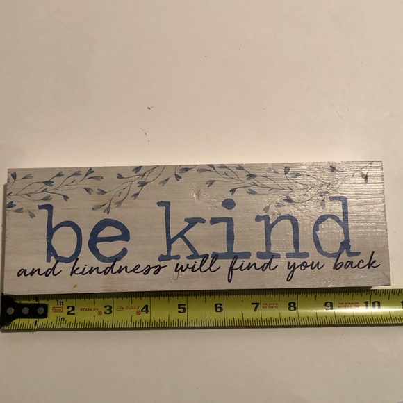 Be Kind Wooden Sign - Picture 4 of 4